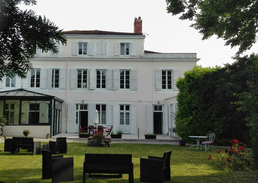 H De Surgeres B&B 외부 사진