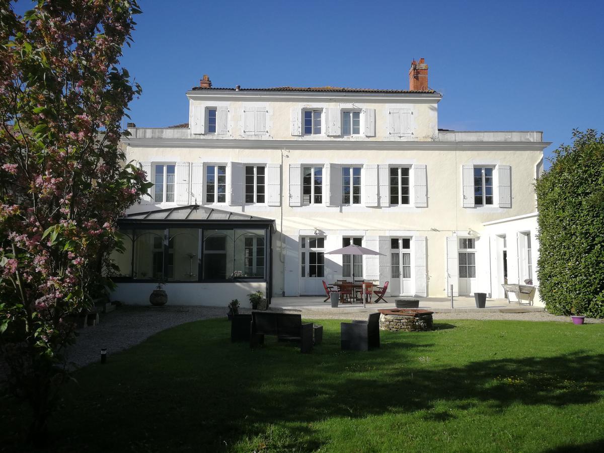 H De Surgeres B&B 외부 사진